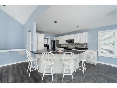 353 South Pelham Road, Welland, ON - Indoor Photo Showing Dining Room