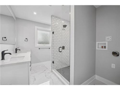 2548 3 Highway, Port Colborne, ON - Indoor Photo Showing Bathroom