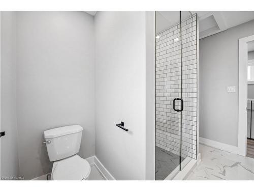 2548 3 Highway, Port Colborne, ON - Indoor Photo Showing Bathroom