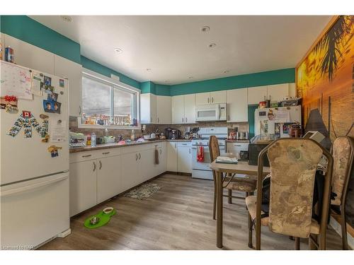 147 Bell Street, Port Colborne, ON - Indoor Photo Showing Kitchen With Double Sink