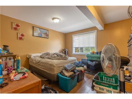 147 Bell Street, Port Colborne, ON - Indoor Photo Showing Bedroom