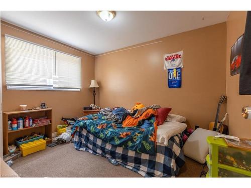 147 Bell Street, Port Colborne, ON - Indoor Photo Showing Bedroom