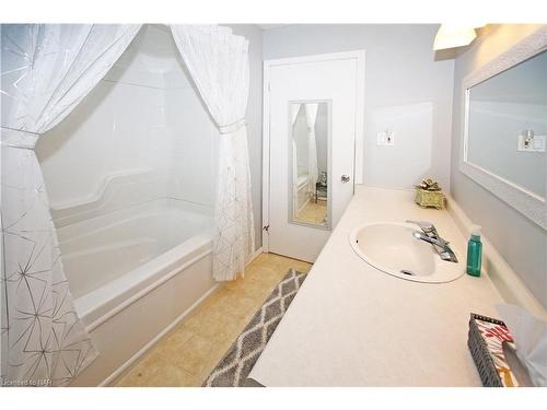 44 Haun Road, Crystal Beach, ON - Indoor Photo Showing Bathroom