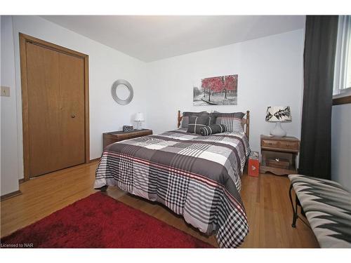 44 Haun Road, Crystal Beach, ON - Indoor Photo Showing Bedroom