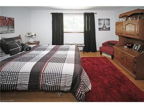 44 Haun Road, Crystal Beach, ON - Indoor Photo Showing Bedroom