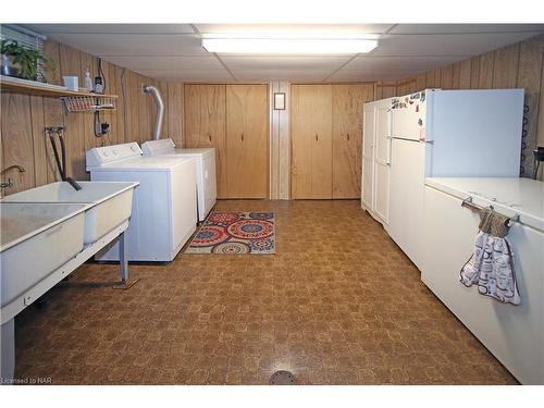 44 Haun Road, Crystal Beach, ON - Indoor Photo Showing Laundry Room