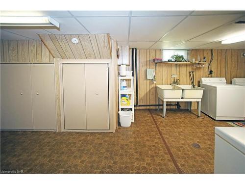 44 Haun Road, Crystal Beach, ON - Indoor Photo Showing Laundry Room