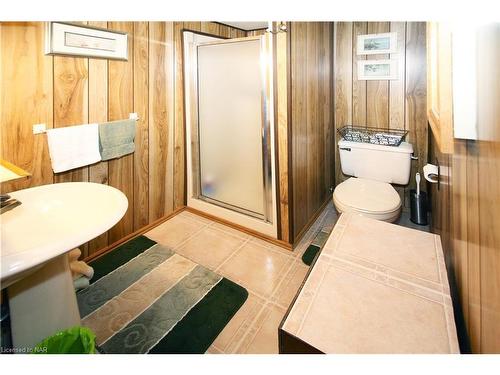 44 Haun Road, Crystal Beach, ON - Indoor Photo Showing Bathroom