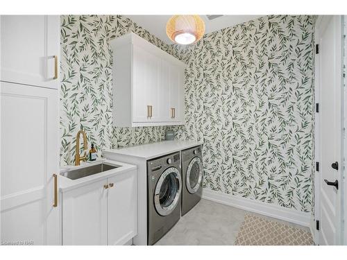 7 Fedorkow Lane, Niagara-On-The-Lake, ON - Indoor Photo Showing Laundry Room