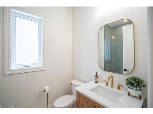 7 Fedorkow Lane, Niagara-On-The-Lake, ON - Indoor Photo Showing Bathroom