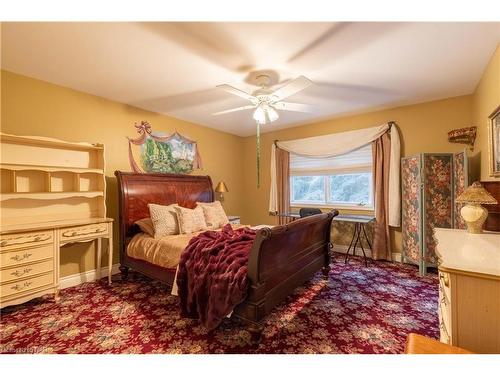 1110 Centre Street, Fenwick, ON - Indoor Photo Showing Bedroom