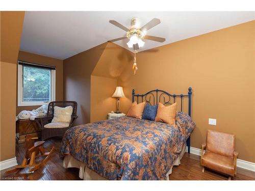 1110 Centre Street, Fenwick, ON - Indoor Photo Showing Bedroom