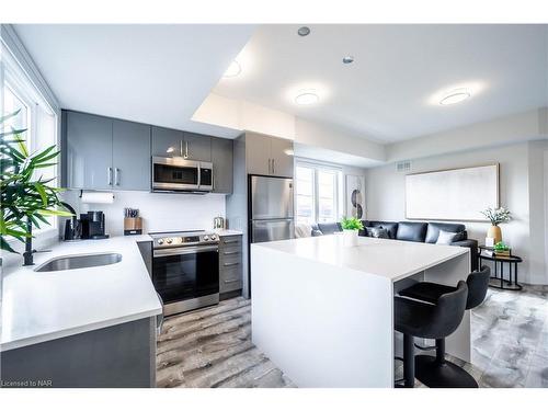 313-6065 Mcleod Road, Niagara Falls, ON - Indoor Photo Showing Kitchen With Stainless Steel Kitchen With Upgraded Kitchen