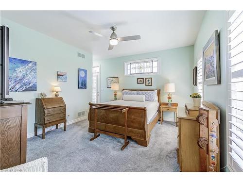 2 Zinfandel Court, Niagara-On-The-Lake, ON - Indoor Photo Showing Bedroom