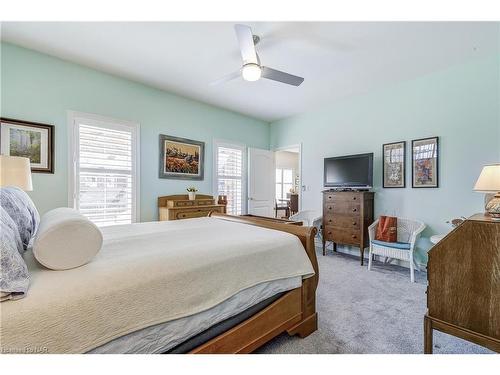 2 Zinfandel Court, Niagara-On-The-Lake, ON - Indoor Photo Showing Bedroom