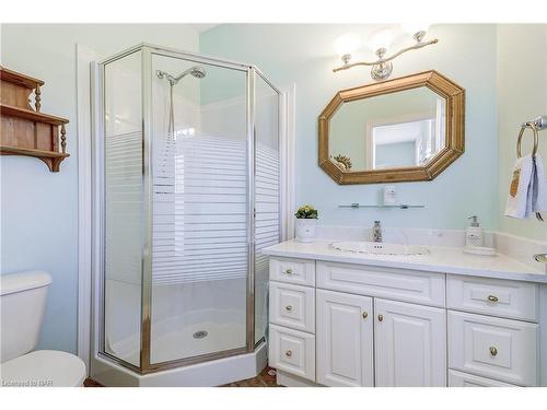 2 Zinfandel Court, Niagara-On-The-Lake, ON - Indoor Photo Showing Bathroom