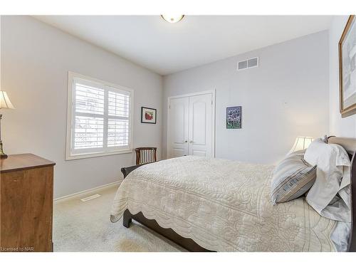 2 Zinfandel Court, Niagara-On-The-Lake, ON - Indoor Photo Showing Bedroom