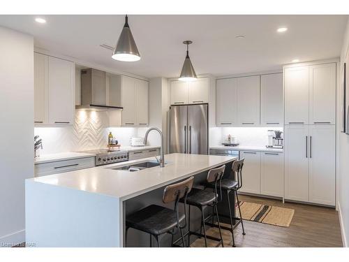 309-57 Lakeport Road, St. Catharines, ON - Indoor Photo Showing Kitchen With Double Sink With Upgraded Kitchen