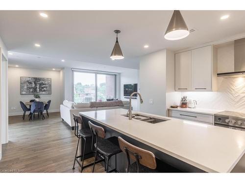 309-57 Lakeport Road, St. Catharines, ON - Indoor Photo Showing Kitchen With Double Sink With Upgraded Kitchen