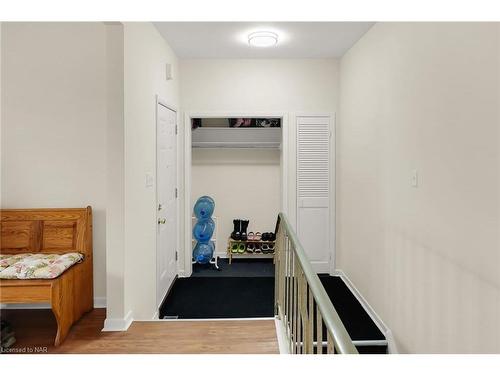 195 Central Avenue, Fort Erie, ON - Indoor Photo Showing Bedroom