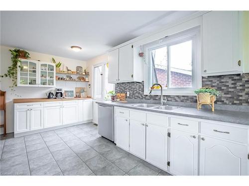 47 Gaspare Drive, Port Colborne, ON - Indoor Photo Showing Kitchen With Double Sink