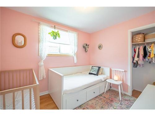 47 Gaspare Drive, Port Colborne, ON - Indoor Photo Showing Bedroom