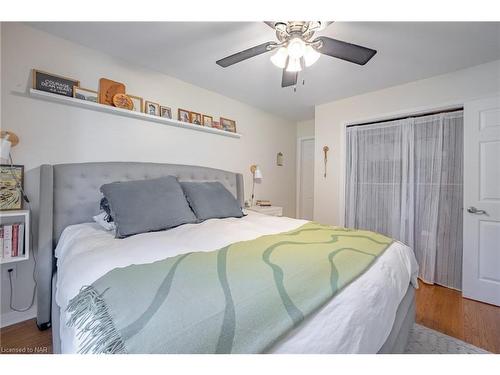 47 Gaspare Drive, Port Colborne, ON - Indoor Photo Showing Bedroom