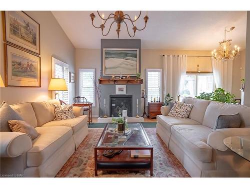 3291 Hyman Avenue, Ridgeway, ON - Indoor Photo Showing Living Room