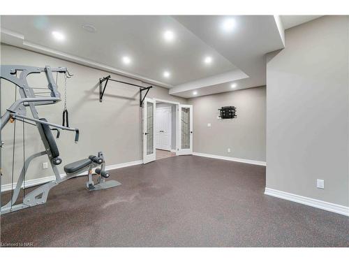 6520 Richard Crescent, Niagara Falls, ON - Indoor Photo Showing Gym Room