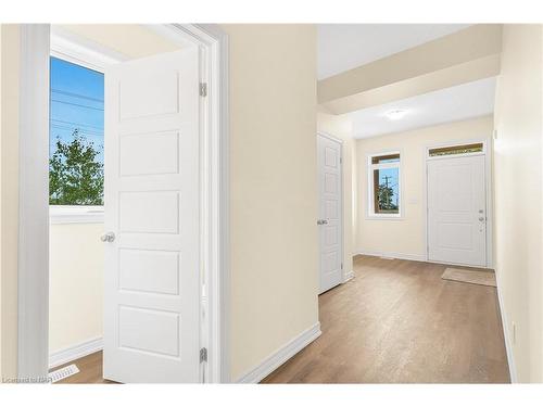 201 Hodgkins Avenue Avenue, Thorold, ON - Indoor Photo Showing Other Room