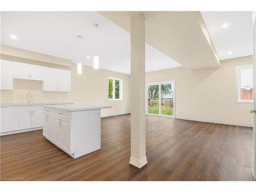 201 Hodgkins Avenue Avenue, Thorold, ON - Indoor Photo Showing Kitchen