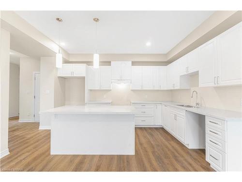 201 Hodgkins Avenue Avenue, Thorold, ON - Indoor Photo Showing Kitchen