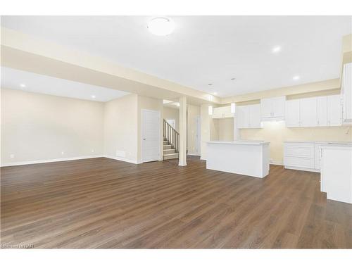 201 Hodgkins Avenue Avenue, Thorold, ON - Indoor Photo Showing Kitchen