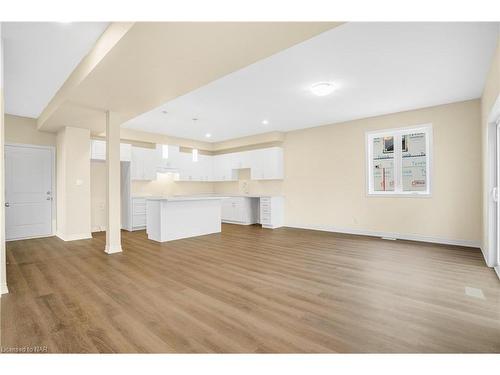 201 Hodgkins Avenue Avenue, Thorold, ON - Indoor Photo Showing Kitchen