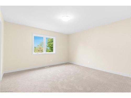 201 Hodgkins Avenue Avenue, Thorold, ON - Indoor Photo Showing Other Room