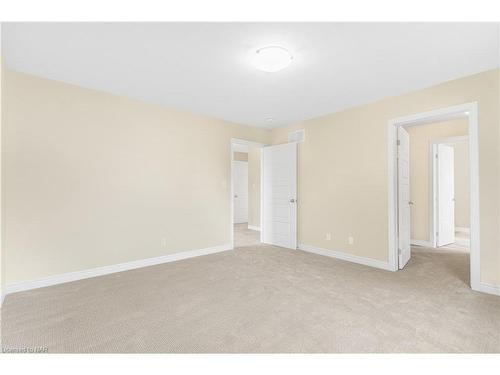 201 Hodgkins Avenue Avenue, Thorold, ON - Indoor Photo Showing Other Room