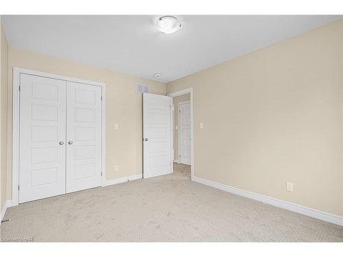 201 Hodgkins Avenue Avenue, Thorold, ON - Indoor Photo Showing Other Room