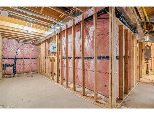 201 Hodgkins Avenue Avenue, Thorold, ON - Indoor Photo Showing Basement