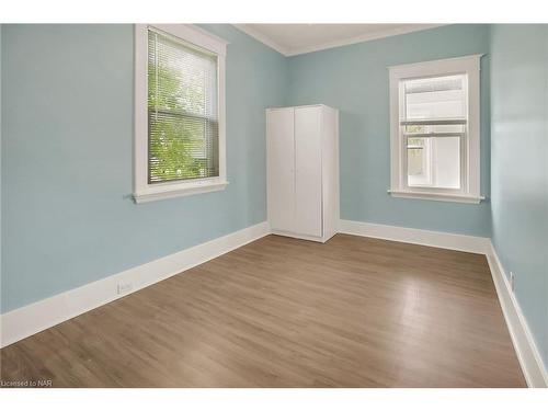 4830 Ontario Avenue, Niagara Falls, ON - Indoor Photo Showing Other Room