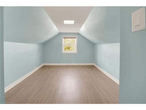 4830 Ontario Avenue, Niagara Falls, ON - Indoor Photo Showing Other Room