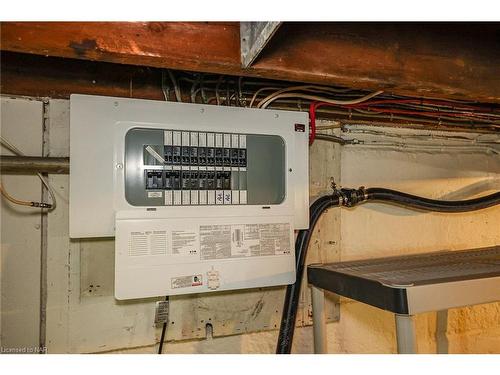 4830 Ontario Avenue, Niagara Falls, ON - Indoor Photo Showing Basement