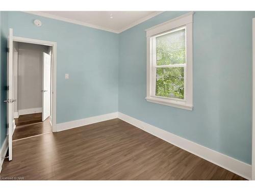 4830 Ontario Avenue, Niagara Falls, ON - Indoor Photo Showing Other Room