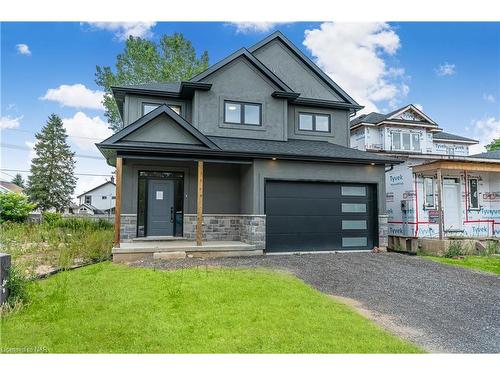 191 Hodgkins Avenue Avenue, Thorold, ON - Outdoor With Deck Patio Veranda With Facade