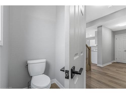 191 Hodgkins Avenue Avenue, Thorold, ON - Indoor Photo Showing Bathroom