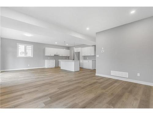 191 Hodgkins Avenue Avenue, Thorold, ON - Indoor Photo Showing Kitchen