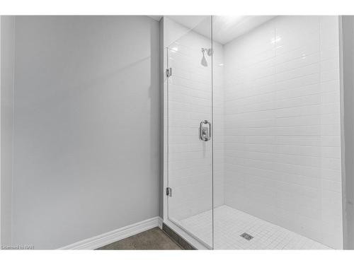 191 Hodgkins Avenue Avenue, Thorold, ON - Indoor Photo Showing Bathroom