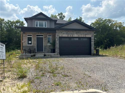 186 Hodgkins Avenue Avenue, Thorold, ON - Outdoor