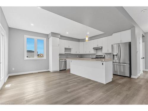 186 Hodgkins Avenue Avenue, Thorold, ON - Indoor Photo Showing Kitchen