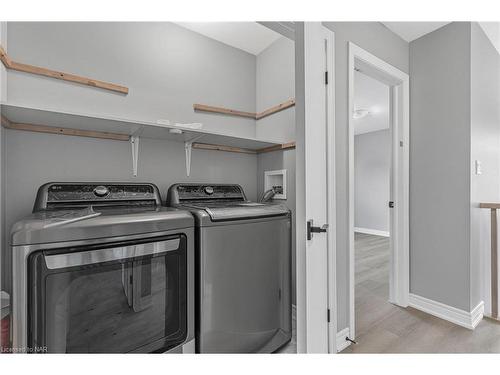 186 Hodgkins Avenue Avenue, Thorold, ON - Indoor Photo Showing Laundry Room