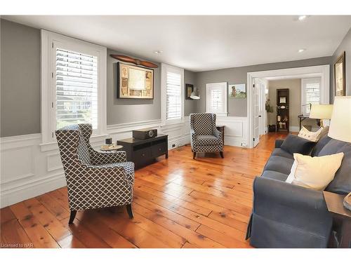 101 Main Street, St. Catharines, ON - Indoor Photo Showing Living Room